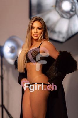 Carla Safra - Escort in Fribourg

