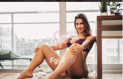 Carlota - Erotische Masseurin in Romont

