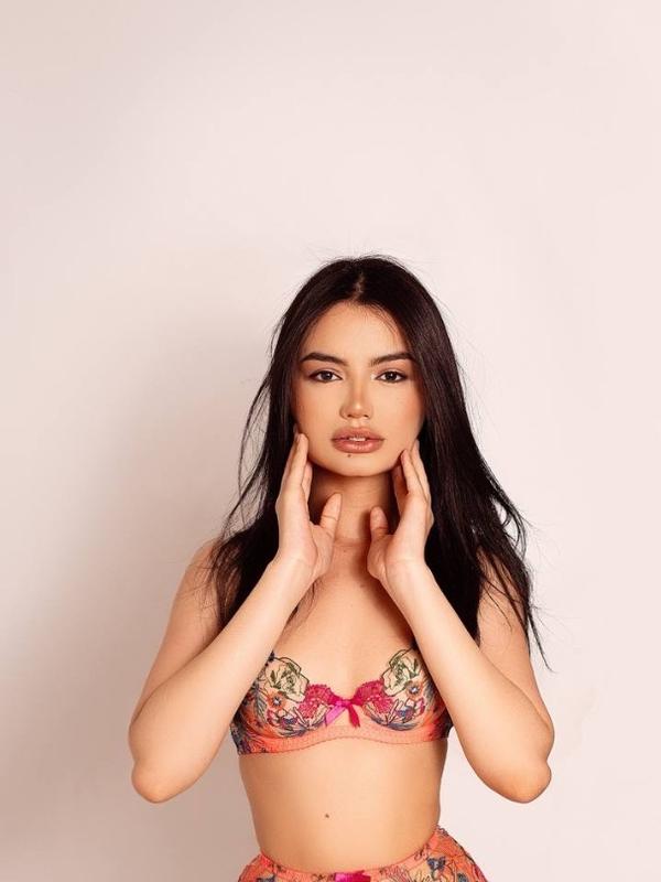 Caro - Masseuse érotique à Eaux-vives
