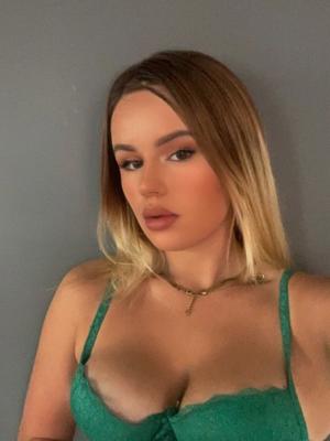 Carolina - Escort in La Chaux-de-Fonds
