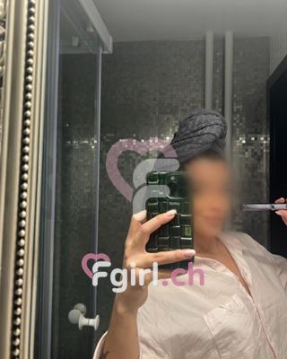 Cassia - Escort in Neuenburg
