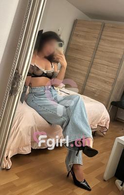 Cassia - Escort in Neuenburg
