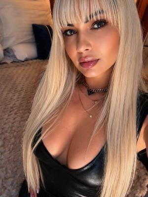 Cataleya - Dominatrice BDSM à Martigny
