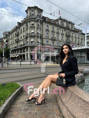 Celina - Escort à Genève
