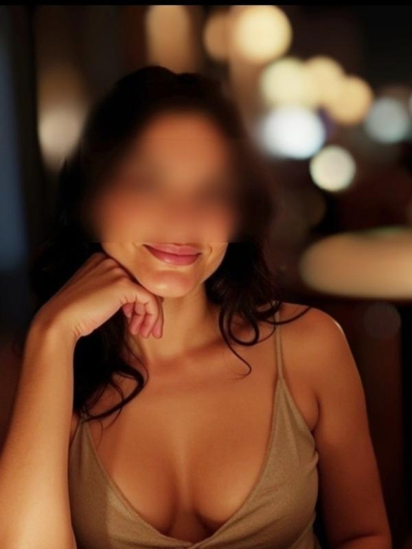 Cerise - Erotische Masseurin in Genf
