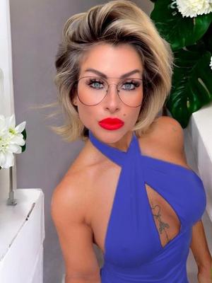 Chanel Blue - Escort a Genève
