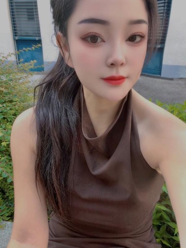 Chenyu - Escort a Payerne
