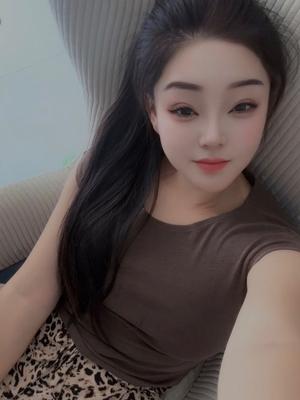 Chenyu - Escort a Payerne

