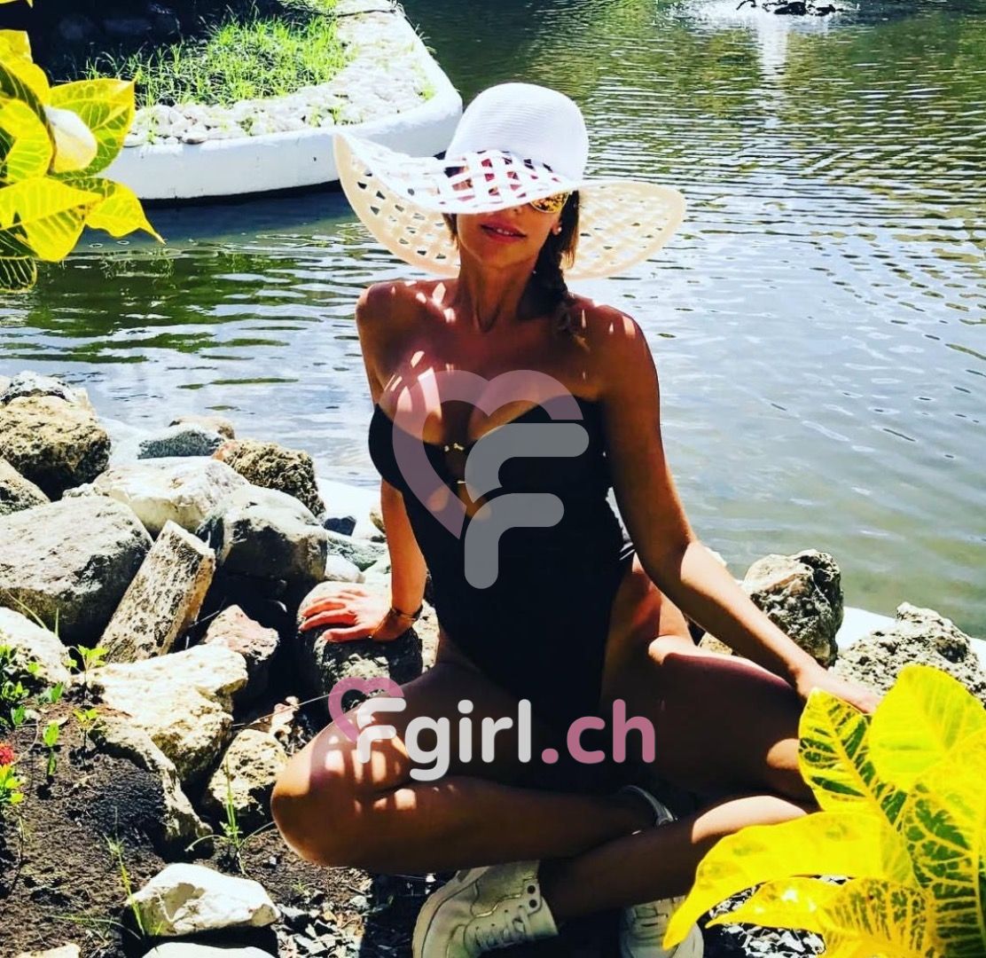 Chloe – Geneva photo 5