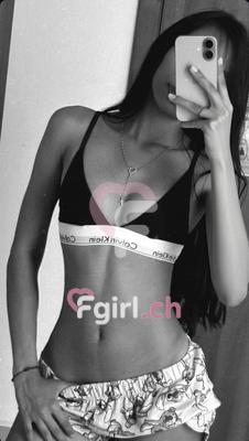 Chloe - Escort in Montreux
