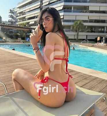 Chloe - Escort in Montreux
