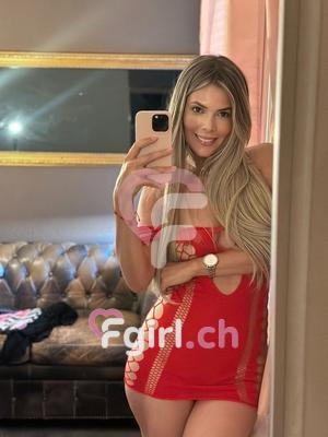 Chloé - Escort à Genève
