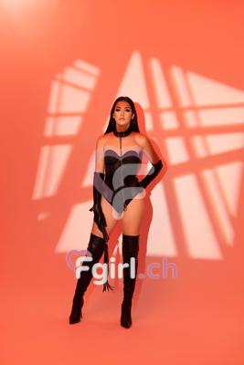 Chloé - Escort in Cologny
