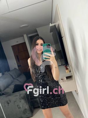 Chloe - Masseuse érotique à Eaux-vives
