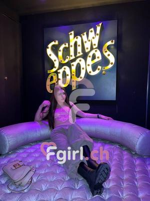 Chloe - Masseuse érotique à Eaux-vives
