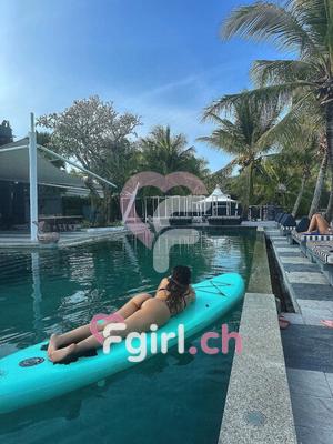 Clara - Escort in Genf
