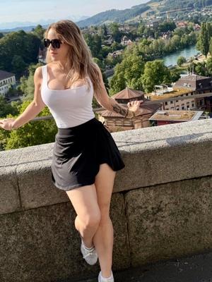 Claudia - Escort en Collombey
