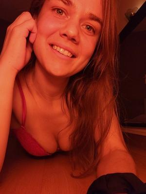 Claudia - Masajista erótica en Genève
