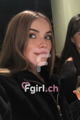 Claudia - Escort in Neuenburg