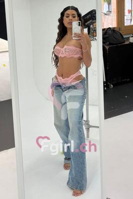 Corina - Escort a Genève
