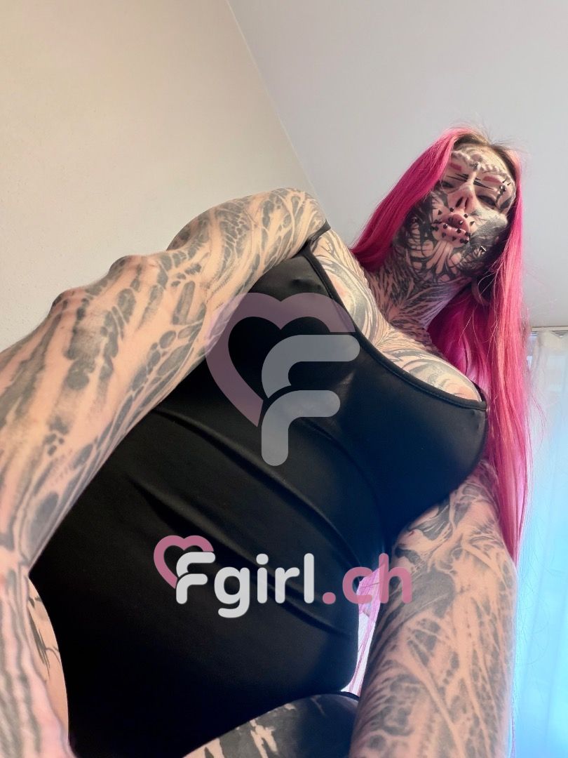 Curiosity – Montreux photo 3