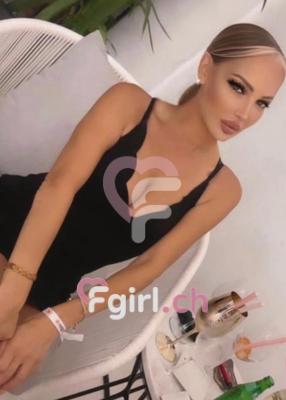 Dafne - Escort in Neuenburg
