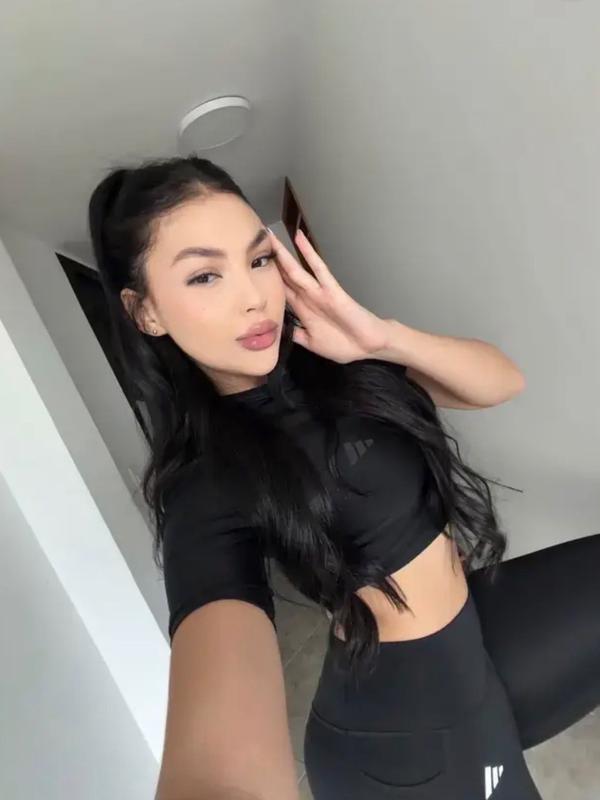 Dafne - Escort in Renens
