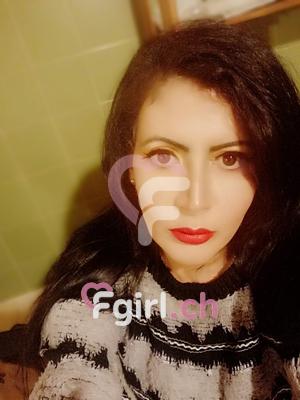 Dani - Erotische Masseurin in Bulle
