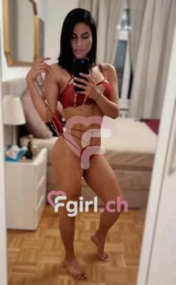 Daniela - Erotische Masseurin in Neuenburg
