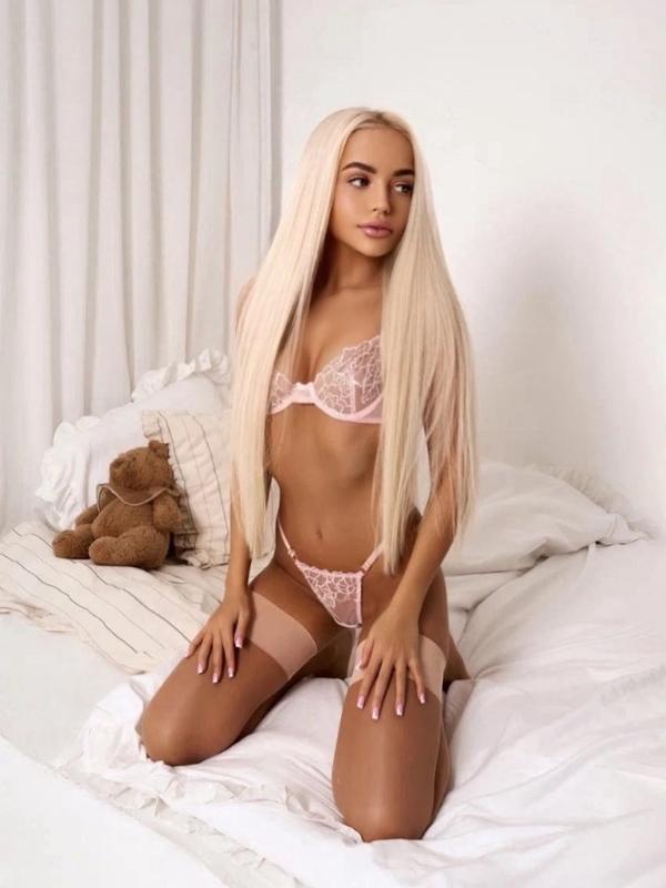 Darina - Escort in Genf
