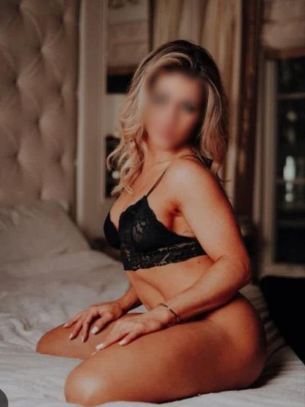 Dayana - Escort à Moutier
