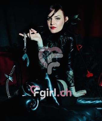 Dianekiller - Dominatrice BDSM à Genève
