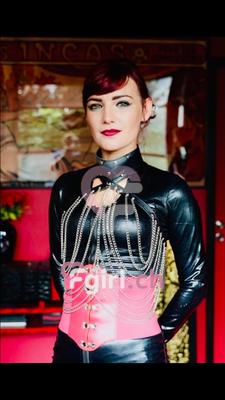 Dianekiller - Dominatrice BDSM à Genève

