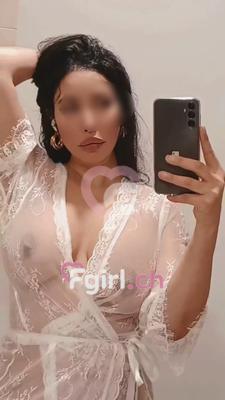 Dina - Erotische Masseurin in Genf
