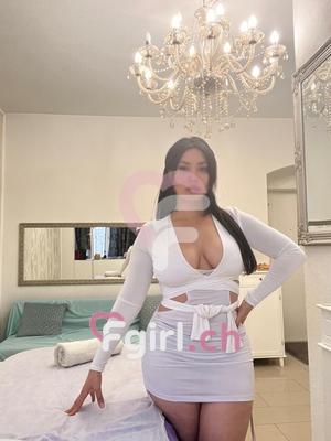 Dina - Masseuse érotique à Genève
