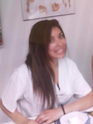Dina - Erotische Masseurin in Genf

