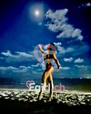 Divine - Erotische Masseurin in Genf
