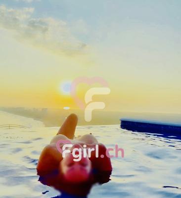 Divine - Erotische Masseurin in Genf
