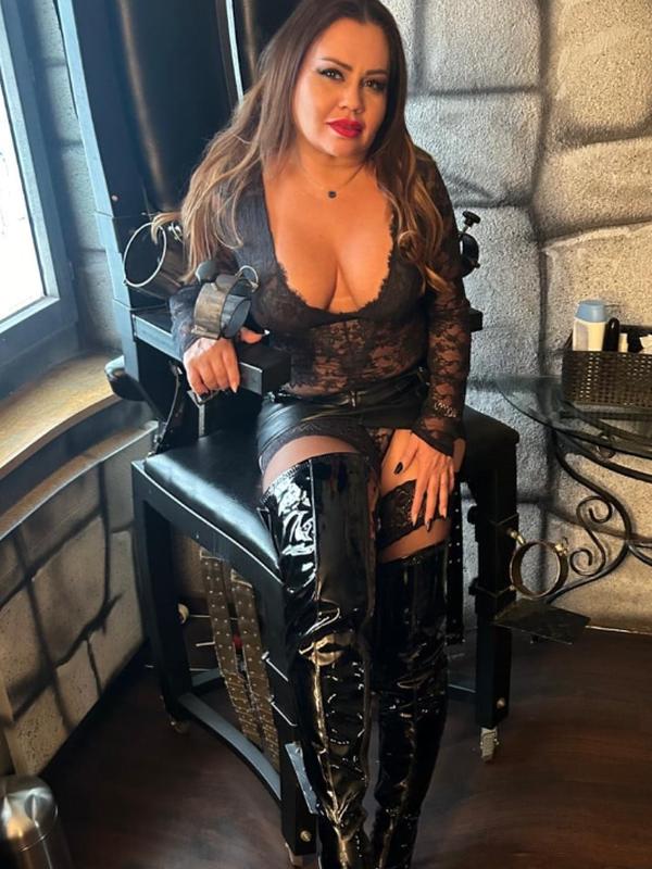 Domina Ria - BDSM-Domina in Zürich
