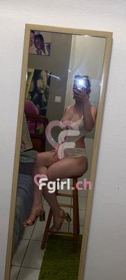 Myra - Escort à Le Locle
