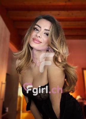 Elena - Escort à Martigny
