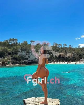 Elena - Escort en Bulle
