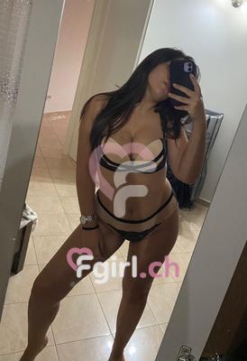 Elisa - Masseuse érotique à Genève
