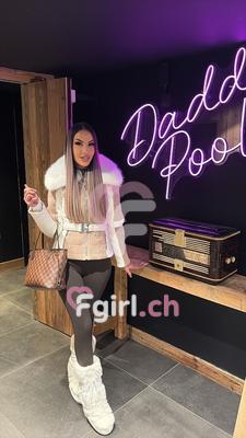 Eloglam - Escort in Yverdon-les-bains
