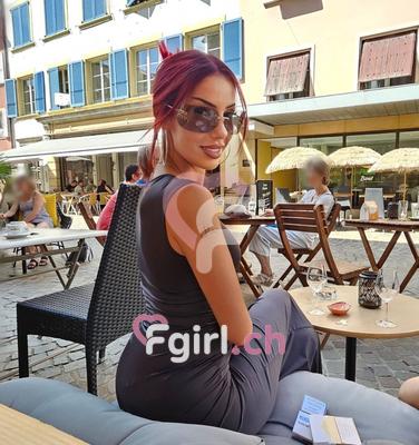 Eloglam - Escort in Yverdon-les-bains
