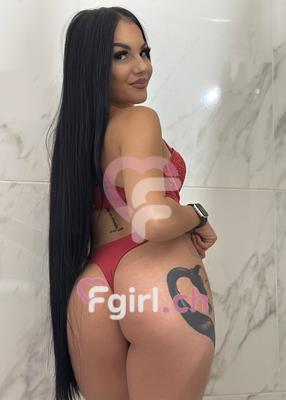 Ely - Escort in Eaux-vives
