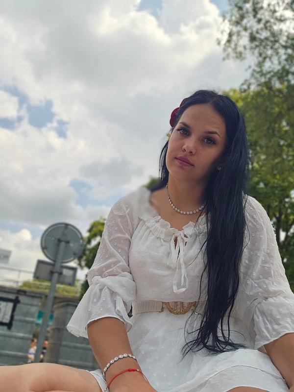 Elysa - Escort in Flamatt
