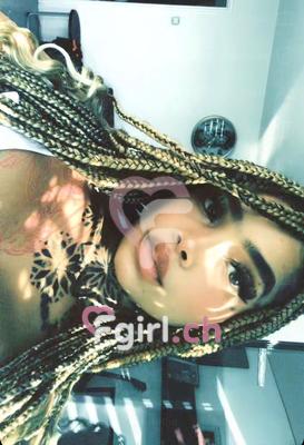 Emi - Escort à Lausanne