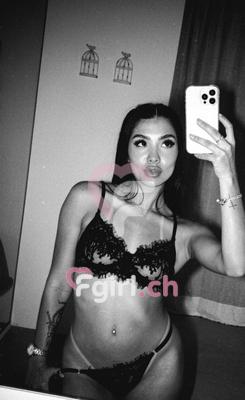 Emili - Escort in Nyon
