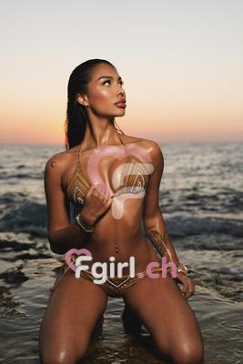 Emili - Escort in Nyon
